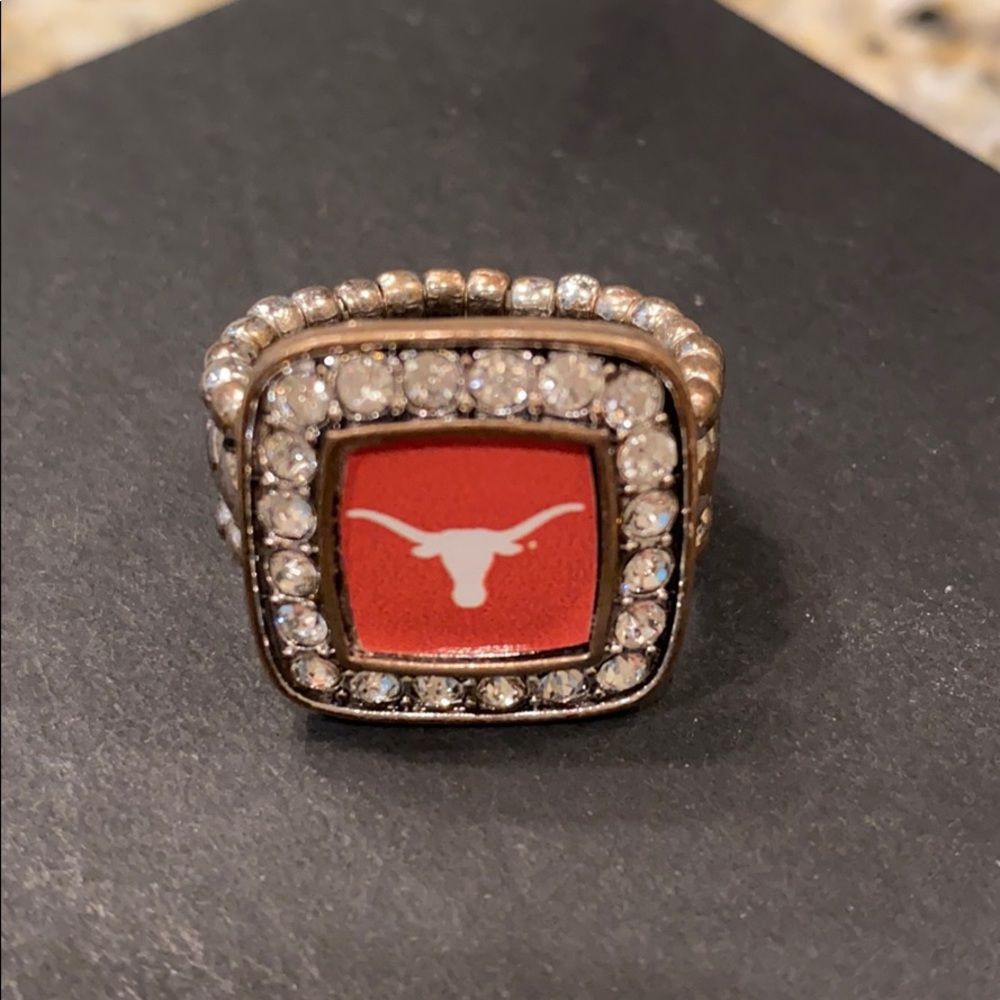 Longhorn ring
